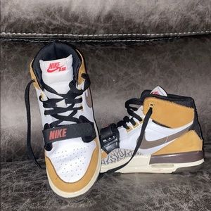 Nike - Air Jordan Legacy 312